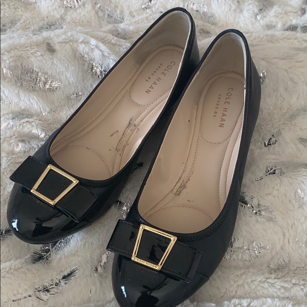 EUC Cole Haan black patent toe wedges with bow 8